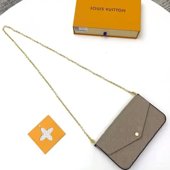 First bag ru POCHETTE FÉLICIE LOUIS VUITTON 0620